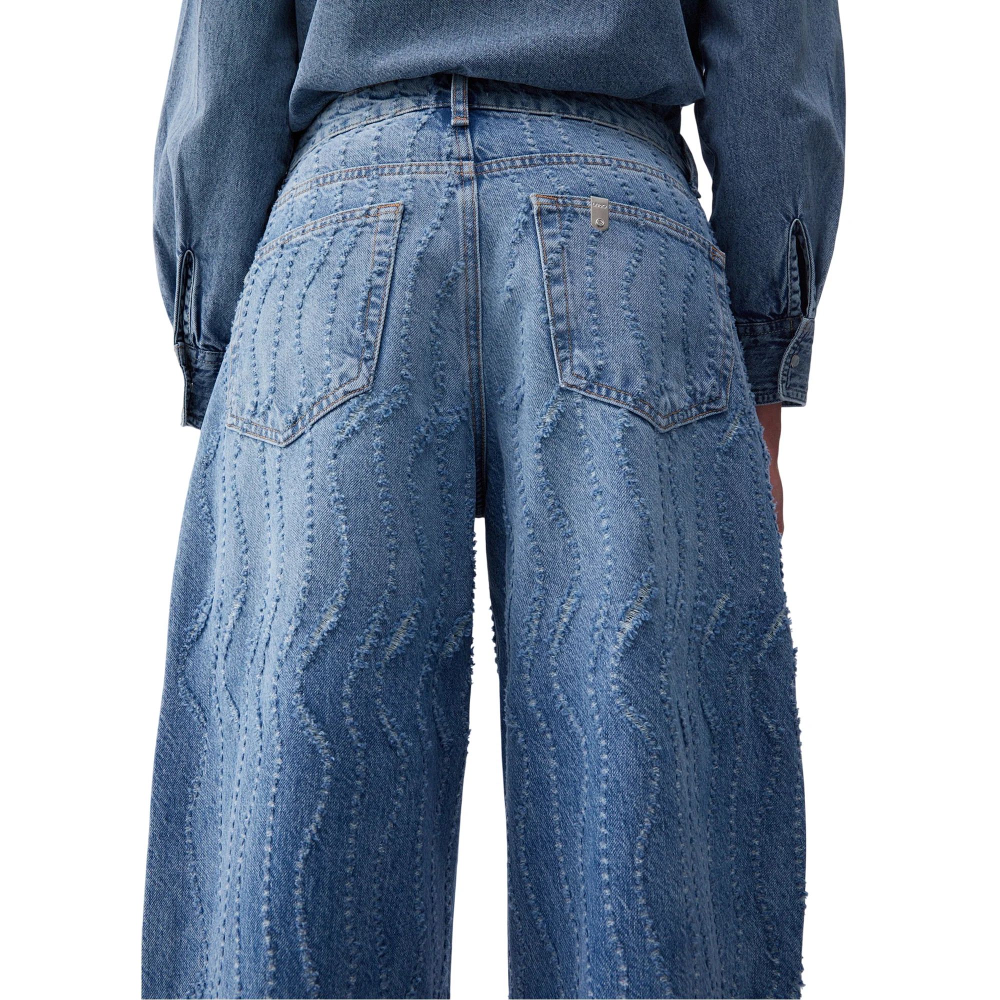 Jeans flare Donna con dettagli laserati - immagine 5