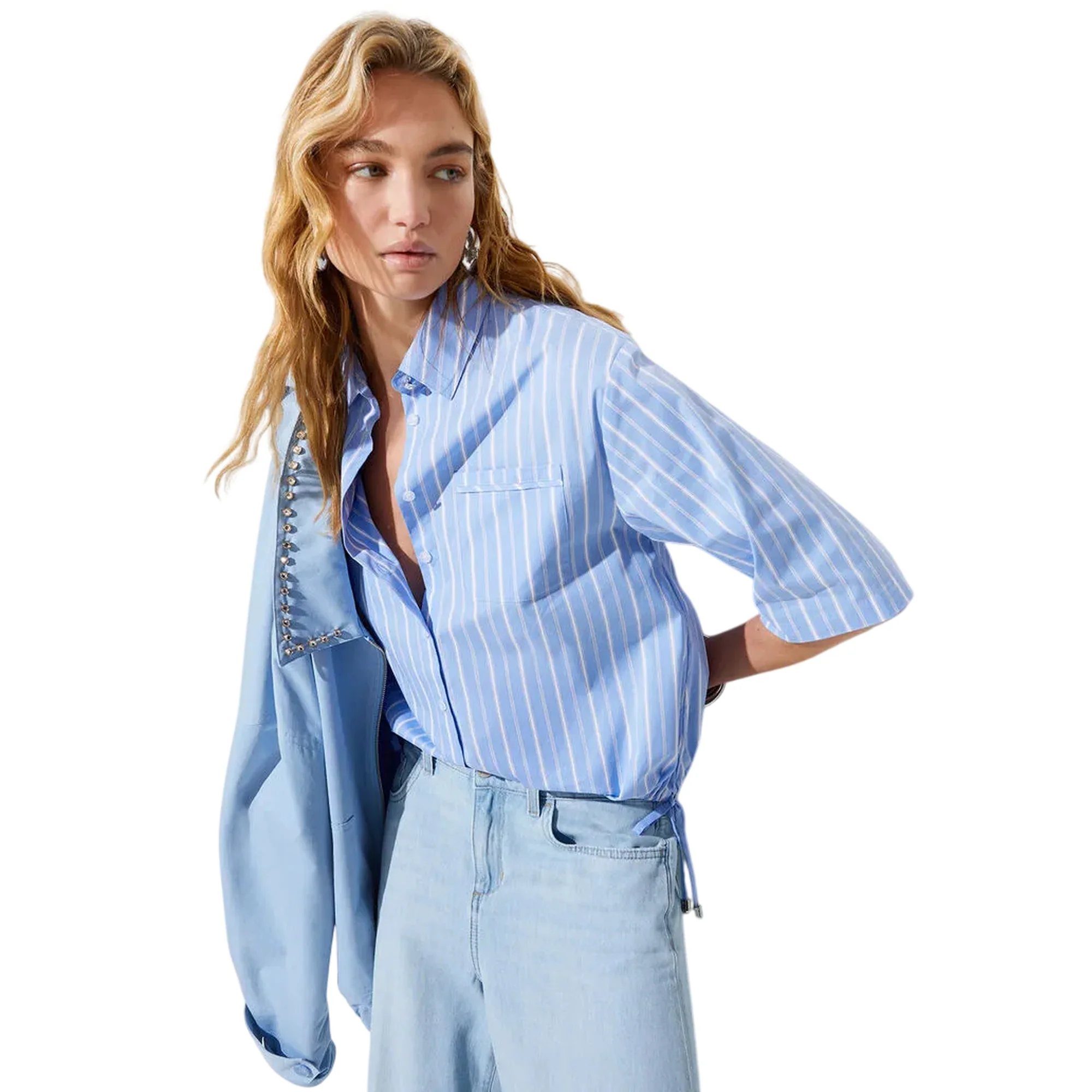 Camicia azzurra a righe con tasca sul petto - immagine 5