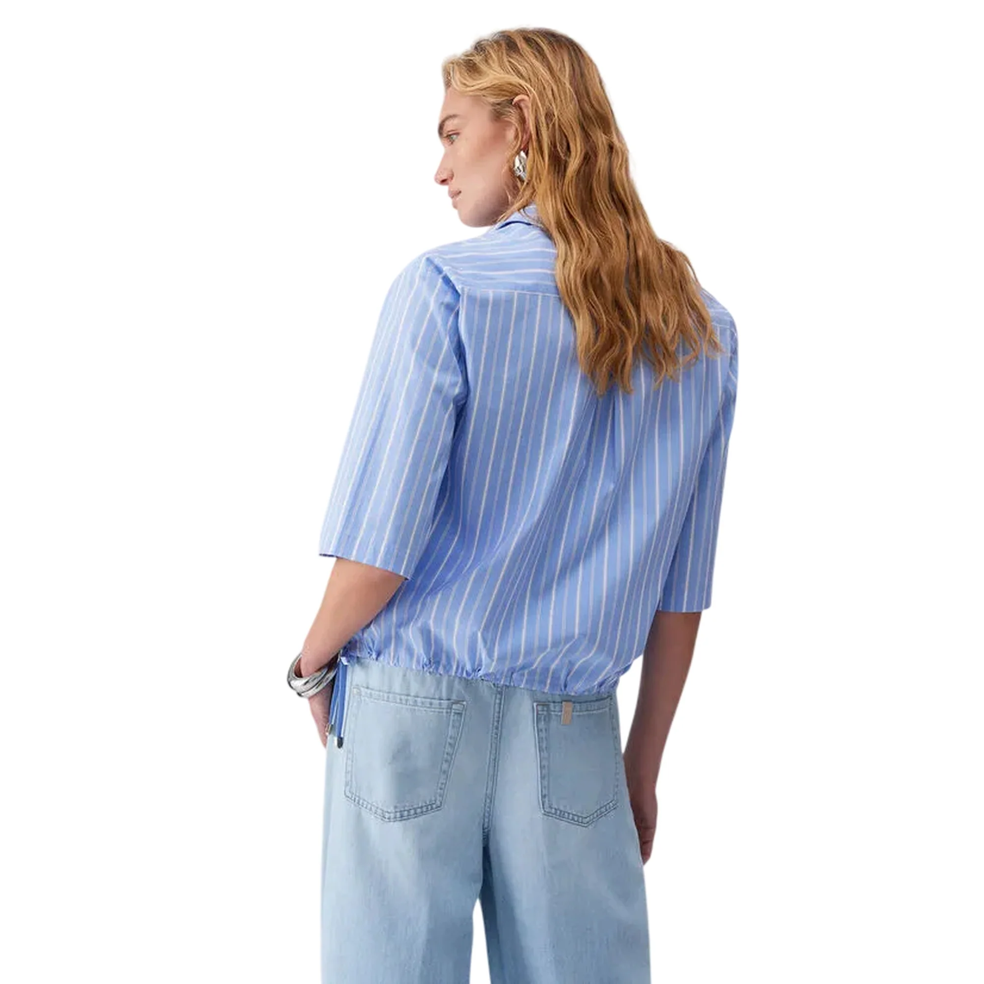 Camicia azzurra a righe con tasca sul petto - immagine 6