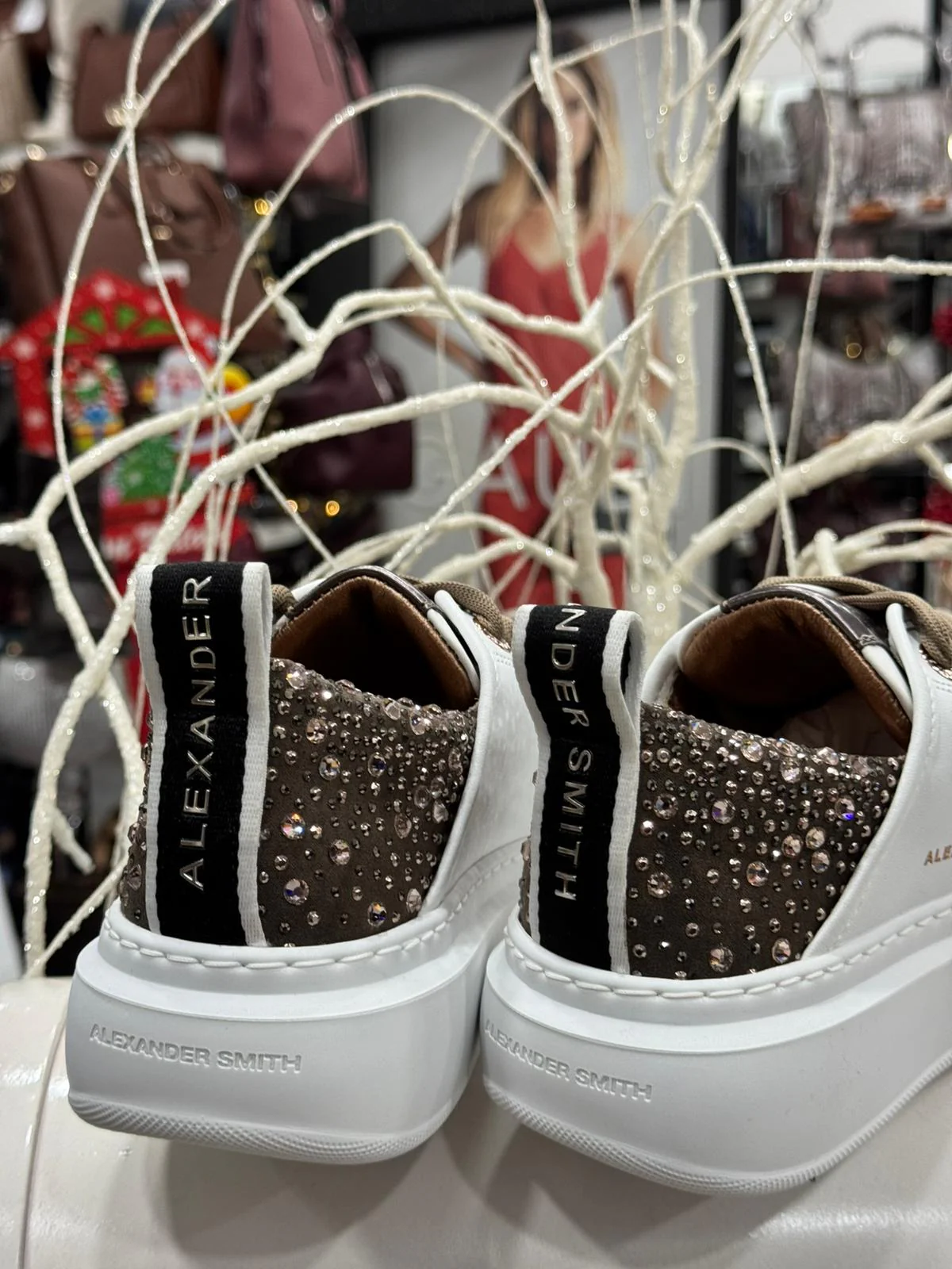 Alexander Smith Donna in pelle bianca e tallone marrone con strass - immagine 3